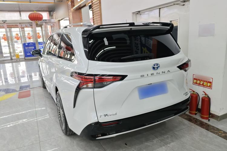 Used Toyota Sienna 2023 2.5L Hybrid Platinum Edition