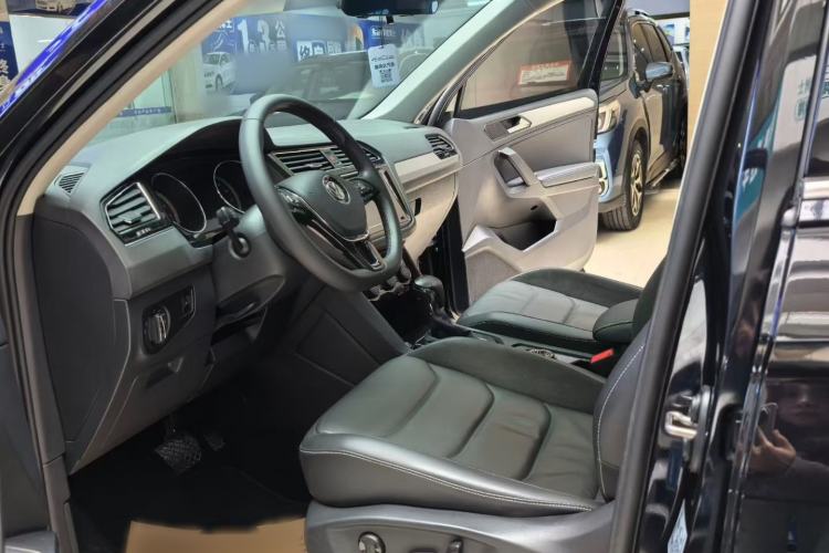 Used Volkswagen Tiguan L 2020 330TSI Automatic Two-Wheel Drive Panoramic Comfort Edition China VI Standard