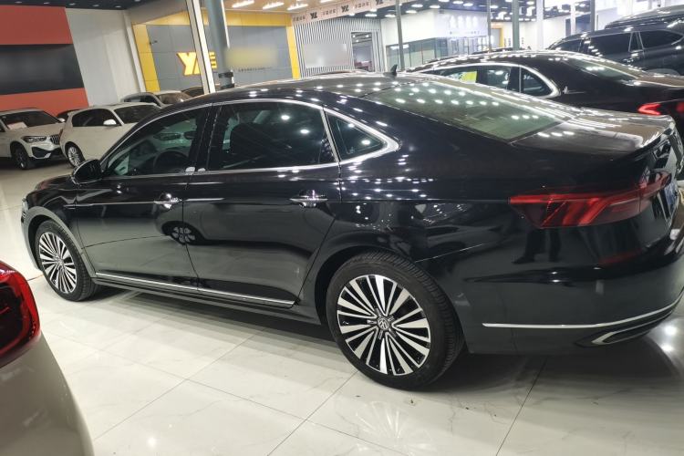 Used Volkswagen Passat 2019 330TSI Luxury Edition China VI Standard
