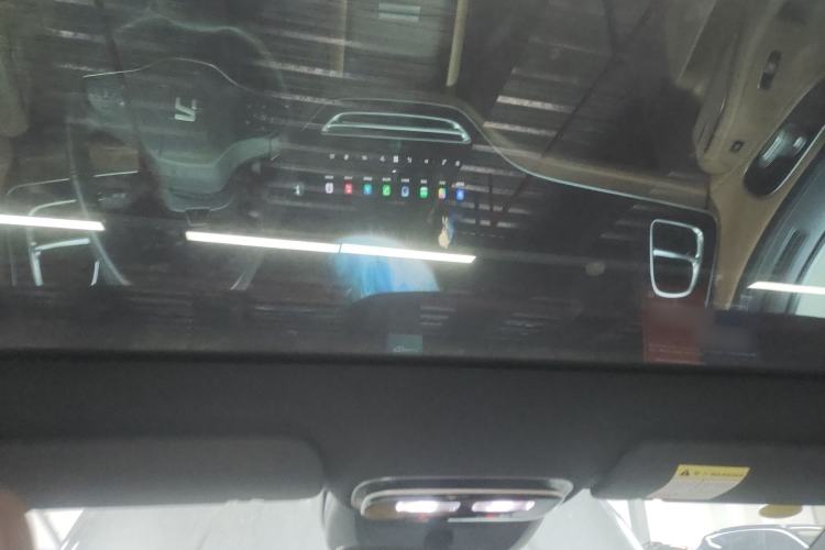 Used  R7 2023 Rear-Drive Screen King Pro Edition
