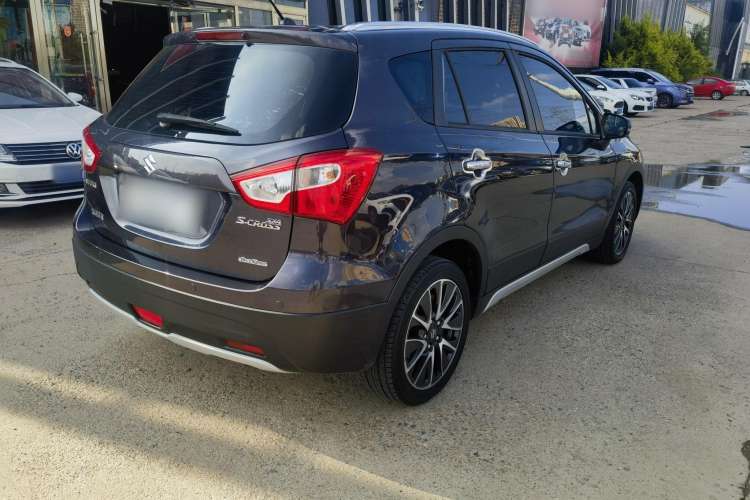 Used Suzuki S-Cross 2014 1.6L CVT Four-Wheel Drive Luxury Version
