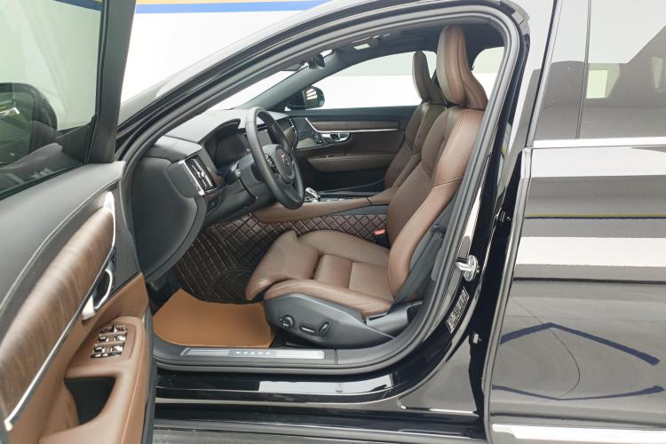 Used Volvo S90 2024 B5 Zhiyuan Luxury Edition
