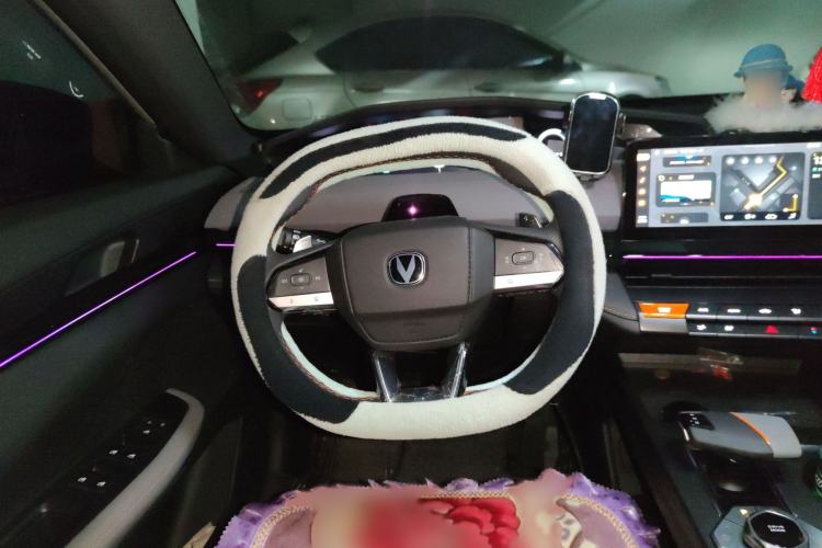 Used Changan UNI-V 2022 1.5T Smart Navigation Version
