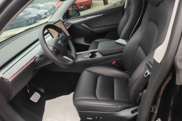 Used Tesla Model Y 2023 Long-Range All-Wheel-Drive Version
