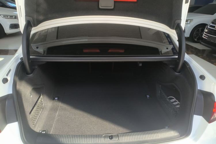 Used Audi A4L 2023 40 TFSI Luxury Dynamic Model
