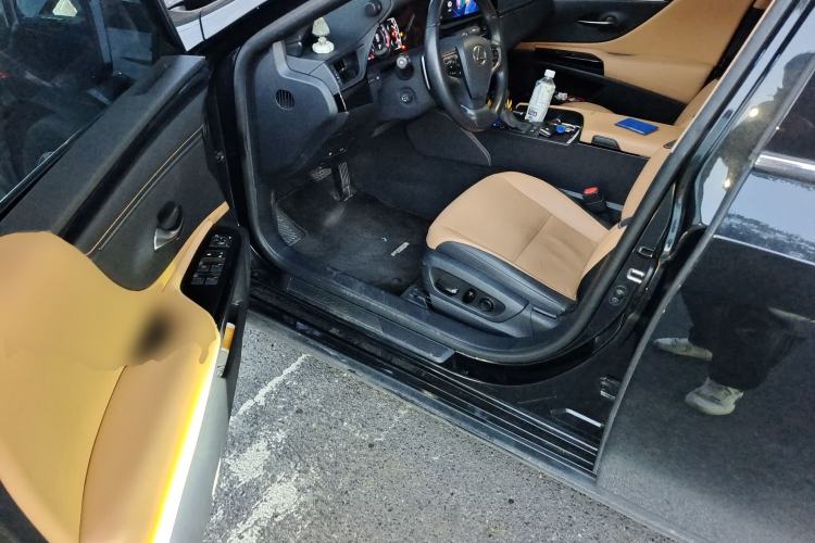 Used Lexus ES 2023 200 Excellence Edition