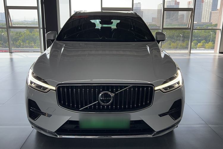 Used Volvo XC60 New Energy 2024 T8 Plug-in Hybrid Long-Range All-Wheel Drive Smart Luxury Edition
