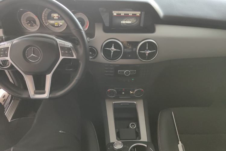 Used Mercedes-Benz GLK-Class 2015 GLK 260 4MATIC Dynamic Edition Ultimate Version
