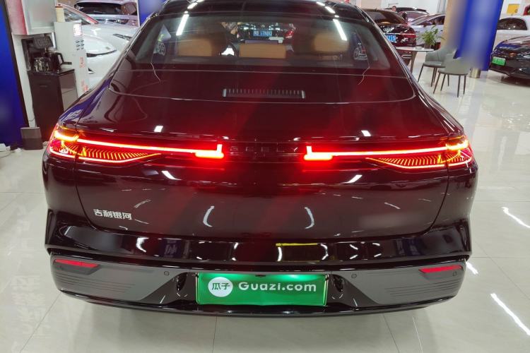 Used  Galaxy 8 2025 130km EM-i Prestige Edition
