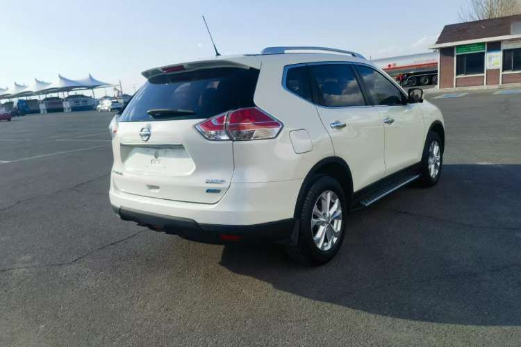 Used Nissan X-Trail 2015 2.0L CVT Comfort MAX Edition 2WD
