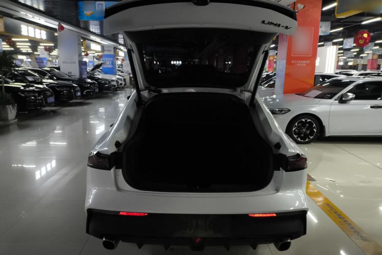 Used Changan UNI-V 2022 1.5T Prestige Version