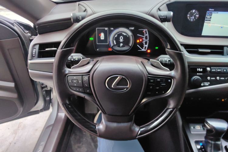 Used Lexus ES 2018 300h Premium Edition China V Standard