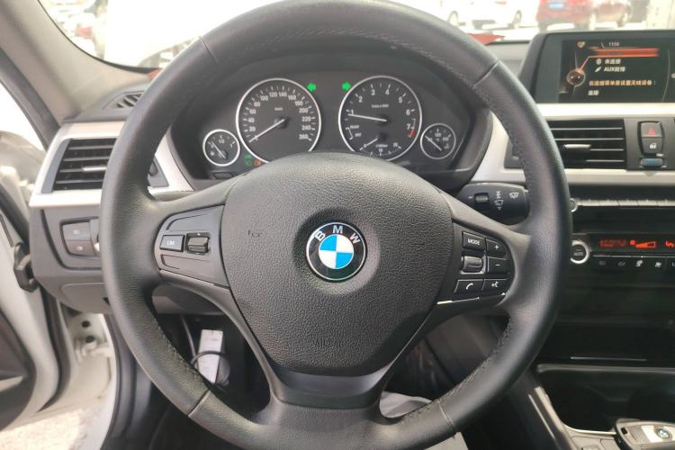 Used BMW 3 Series 2015 320Li Luxury Edition Fashion Model
