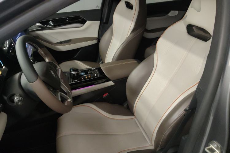 Used BYD Qin PLUS 2023 Champion Edition DM-i 120KM Excellence Model
