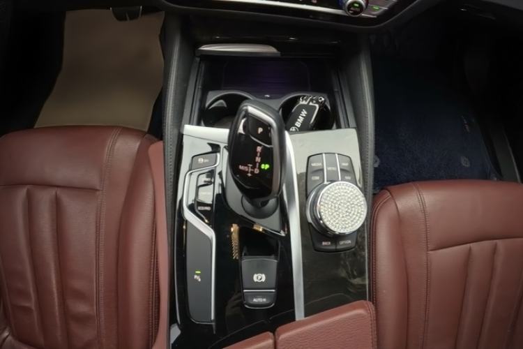 Used BMW 5 Series 2019 Facelifted 530Li Leading Edition M Sport Package