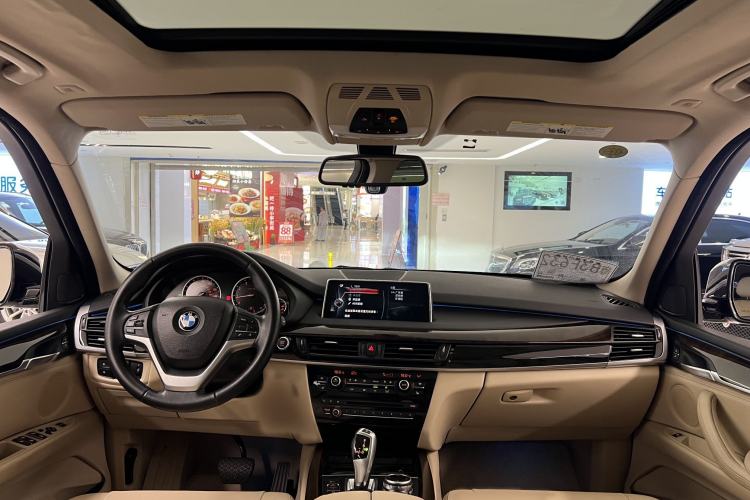 Used BMW X5 2014 xDrive35i Gasoline 7-seater U.S. specification model
