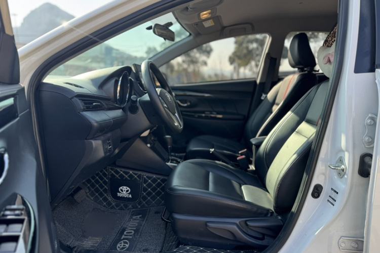 Used Toyota YARiS L 2022 X-Trail 1.5L CVT Luxury PLUS Edition
