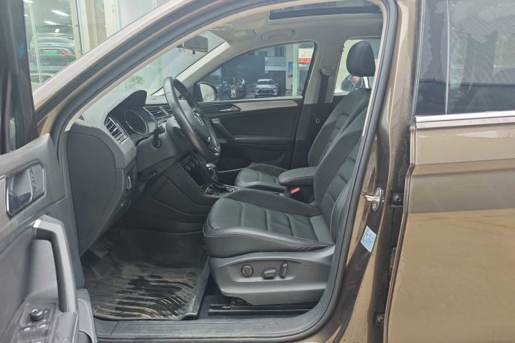 Used Volkswagen Tiguan L 2019 330TSI Automatic Two-Wheel Drive Panoramic Comfort Edition China V Standard
