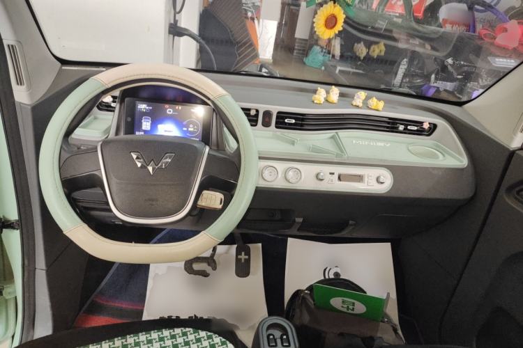 Used Wuling Hongguang MINIEV 2021 Macaron Fashion Model Lithium Iron Phosphate
