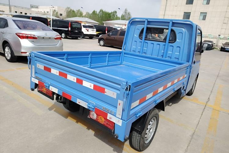Used   2023 140km Long Wheelbase Flatbed Entry-Level Trim
