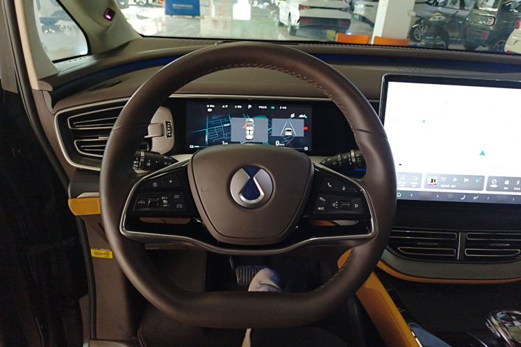 Used Denza D9 2024 DM-i 980 Four-Wheel Drive Flagship Model
