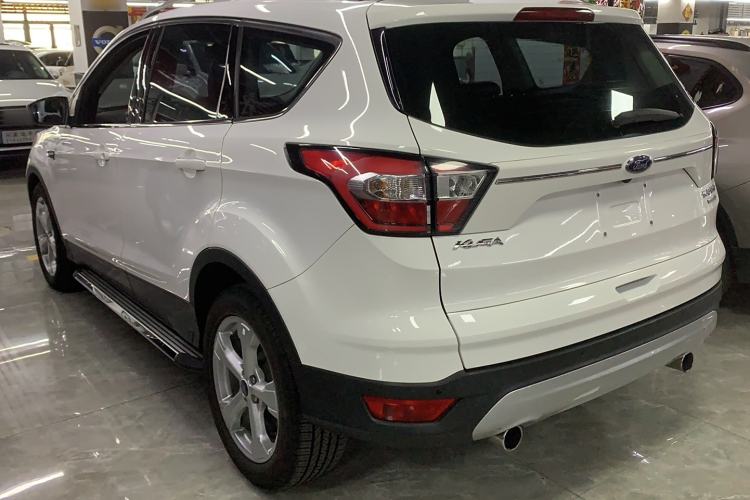 Used Ford Kuga 2017 EcoBoost 180 Two-Wheel-Drive Platinum Edition
