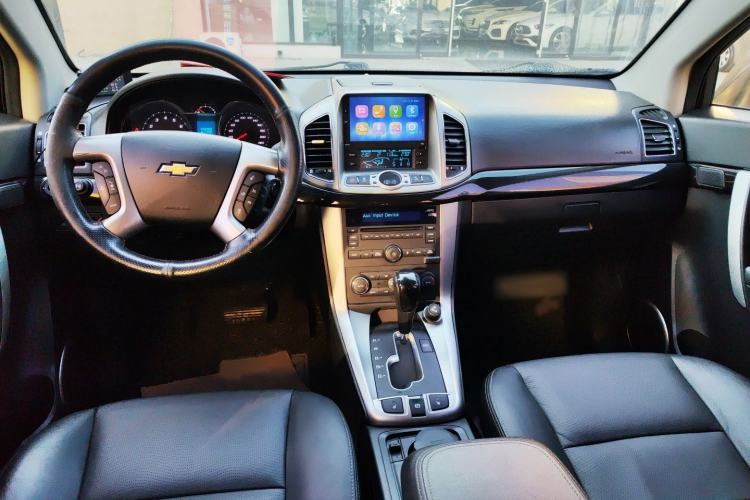 Used Chevrolet Captiva 2015 2.4L 4x4 Flagship Edition 7-Seater
