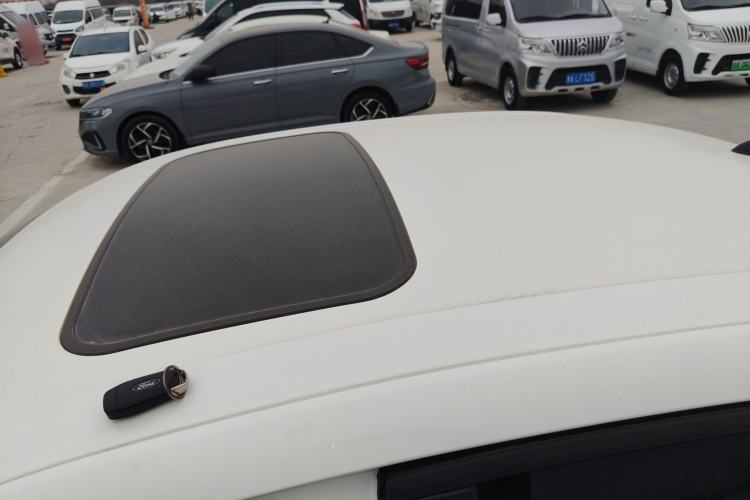 Used Ford Escort 2015 1.5L Automatic Fashion Model