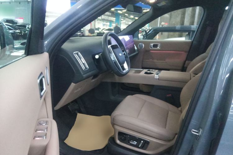 Used Li Auto L8 2025 Pro Smart Refresh Edition
