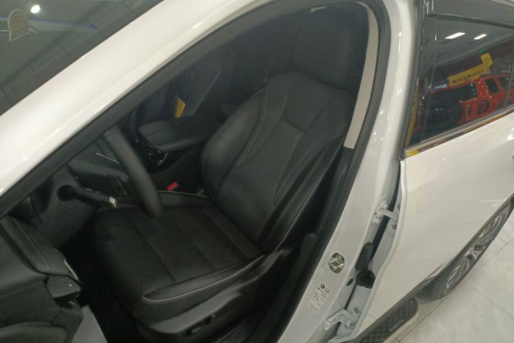 Used Buick Envision 2025 Encore Plus 28T Two-Wheel-Drive Platinum Edition