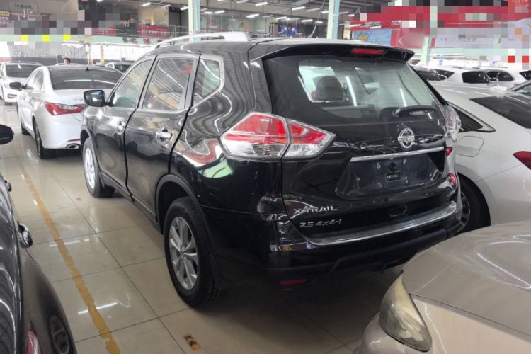 Used Nissan X-Trail 2014 2.5L CVT Leading Edition 4WD
