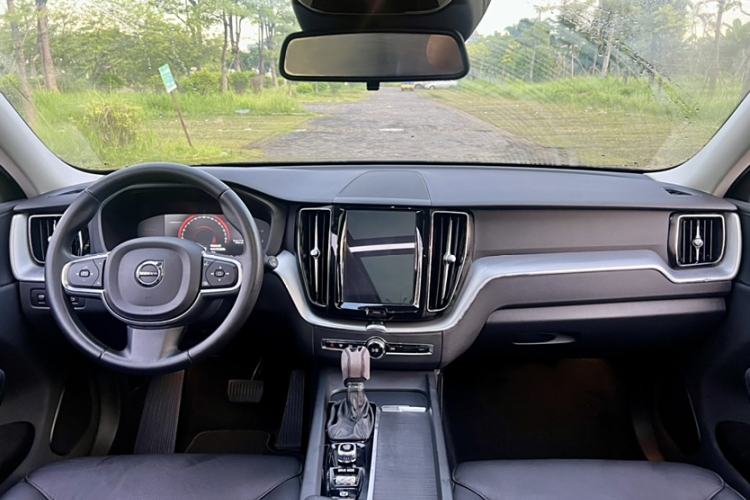 Used Volvo XC60 2019 T5 4x4 Smart Edition China VI Standard
