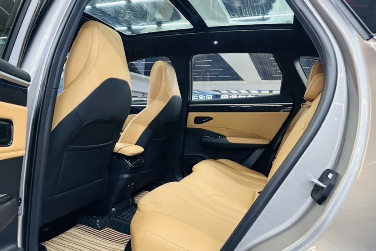 Used  L7 2024 1.5T 115 km PLUS Dragon Edition
