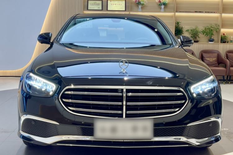 Used Mercedes-Benz E-Class 2023 Facelift E 260 L
