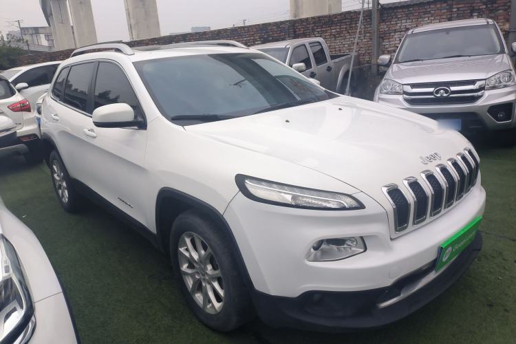 Used  Cherokee 2017 2.0L Superior Edition