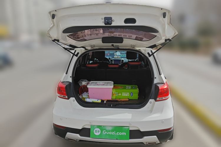 Used Haval H1 2016 Red-Label 1.5L AMT Luxury Model