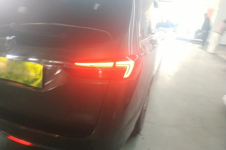 Used Buick GL8 2023 Land Executive Class Smart Enjoyment Model
