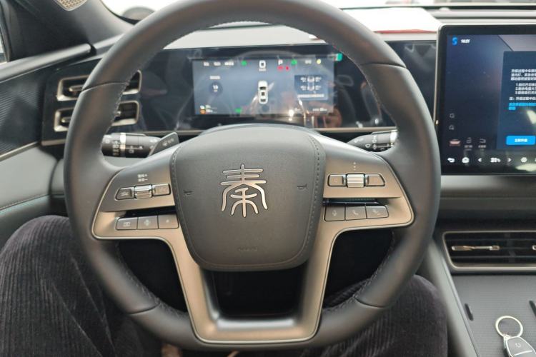 Used BYD Qin L 2025 DM-i Smart Drive 120KM Leading Model
