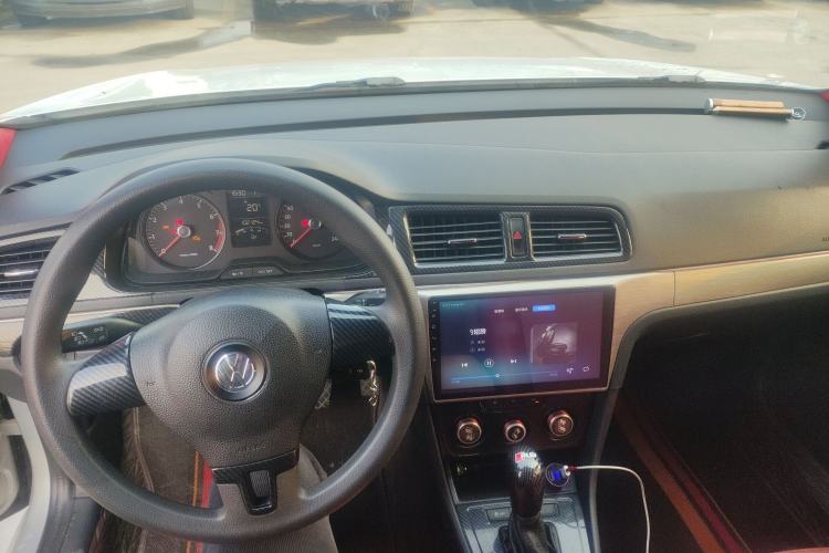 Used Volkswagen Lavida 2013 Revised Classic 1.6L Automatic Fashion Edition
