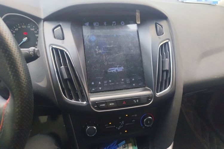 Used Ford Focus 2015 Hatchback 1.6L Manual Comfort Edition
