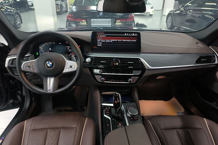 Used BMW 5 Series 2022 Second Facelift 530Li Leading Edition M Sport Package
