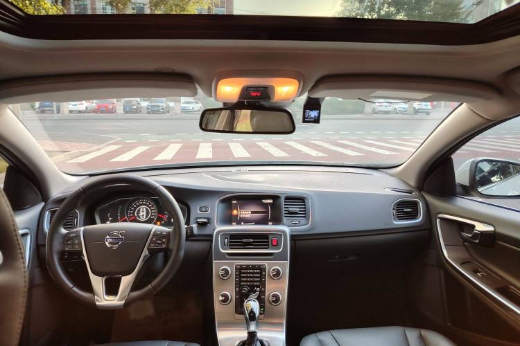 Used Volvo S60 2018 S60L T3 Smart Upgrade Edition
