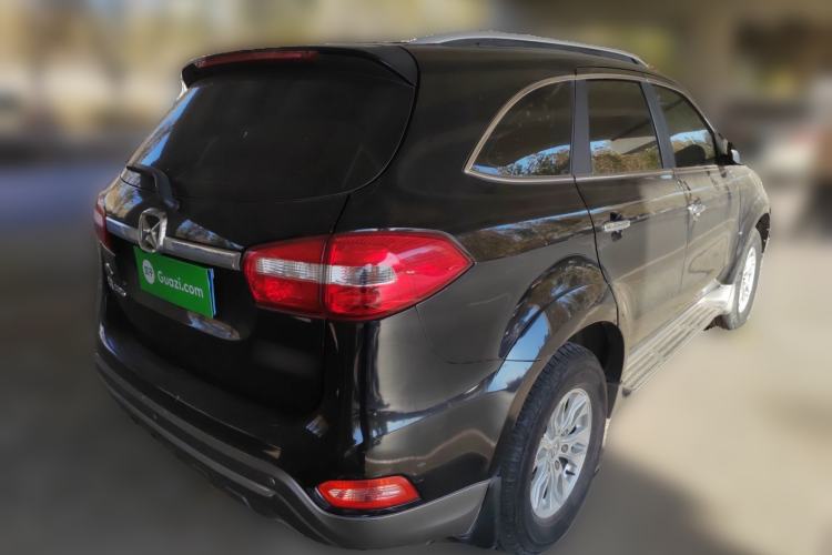 Used JMC Yusheng S350 2014 2.4T Automatic 2WD Diesel Luxury Version with Sunroof 5 Seats
