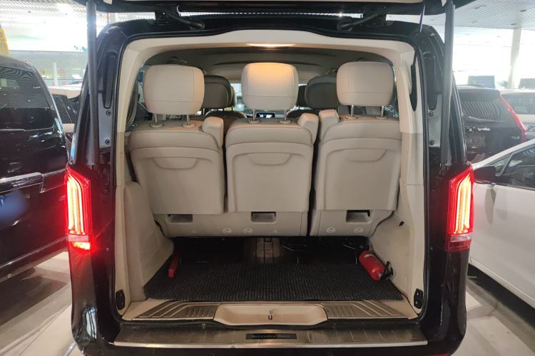 Used Mercedes-Benz V-Class 2017 V 260 Avantgarde Edition
