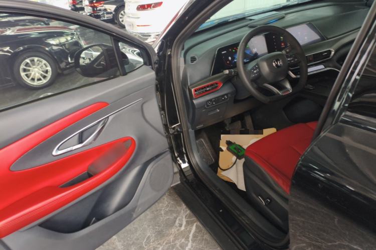 Used Changan UNI-T 2020 1.5T Prestige Version
