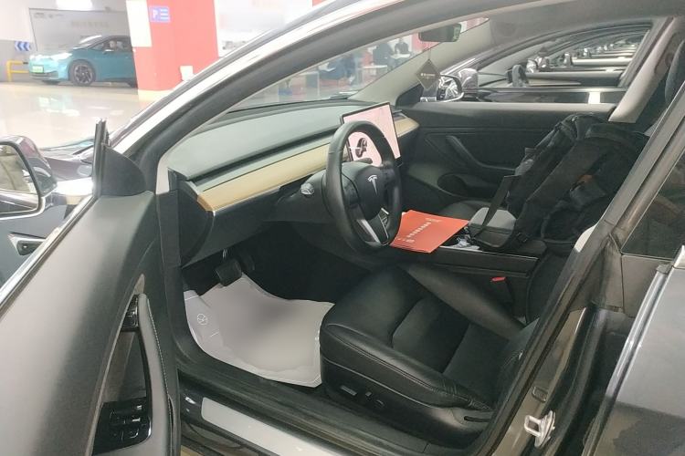 Used Tesla Model 3 2019 Long-Range Rear-Wheel-Drive Version
