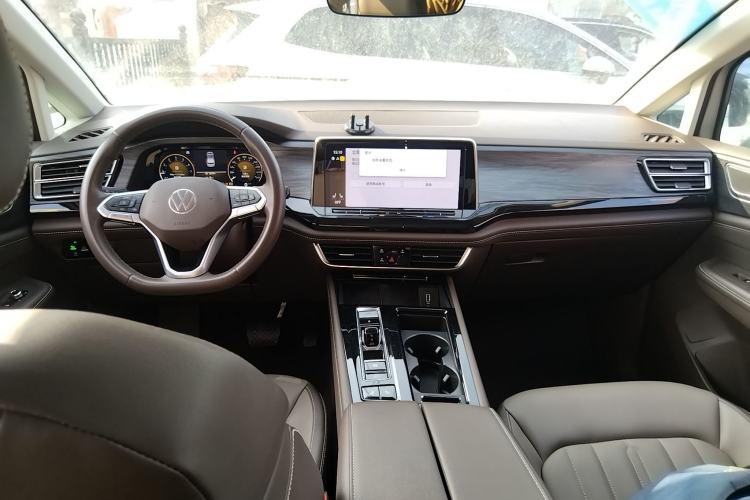 Used Volkswagen Viloran 2024 330TSI Luxury Edition