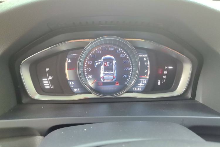 Used Volvo V60 2016 Cross Country T6 AWD
