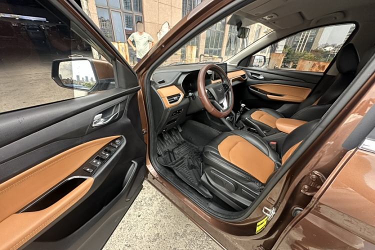 Used Wuling Hongguang S3 2019 1.5L Manual Luxury Model China VI Standard
