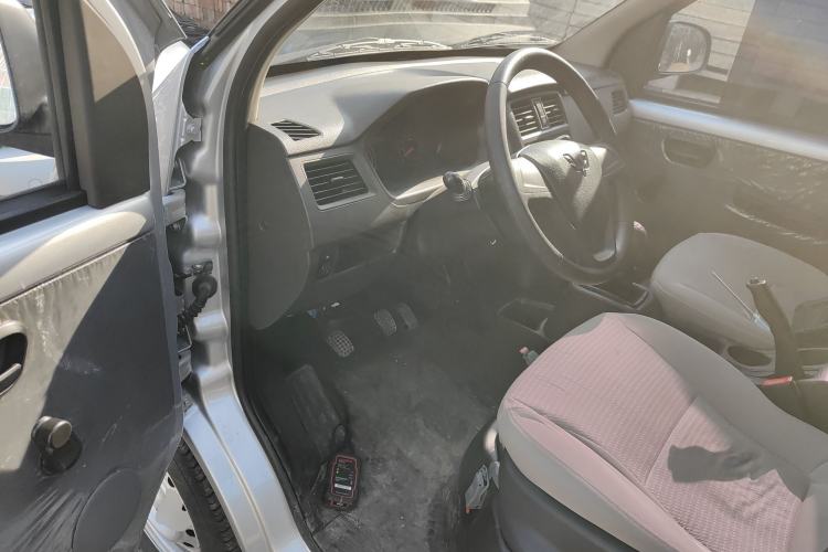 Used Wuling Rongguang S 2023 1.5L Basic Enclosed-Window Vehicle 2 Seats